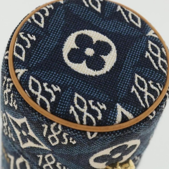 LOUIS VUITTON | Since 1854 100ML Travel Case - Picture 6 of 16